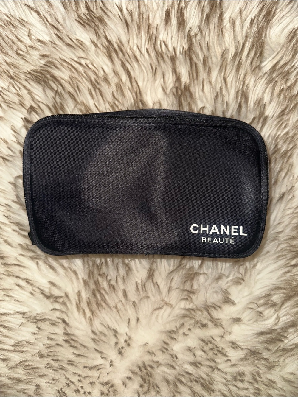 CHANEL Beautē Black Nylon and Satin Zip Cosmetic Pouch